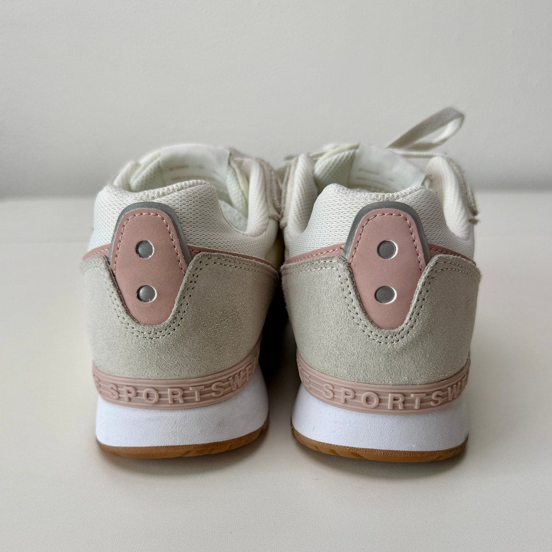 Nike Venture Runner Ivory Pink Tan Gum Sole Sneakers Women's Size 8