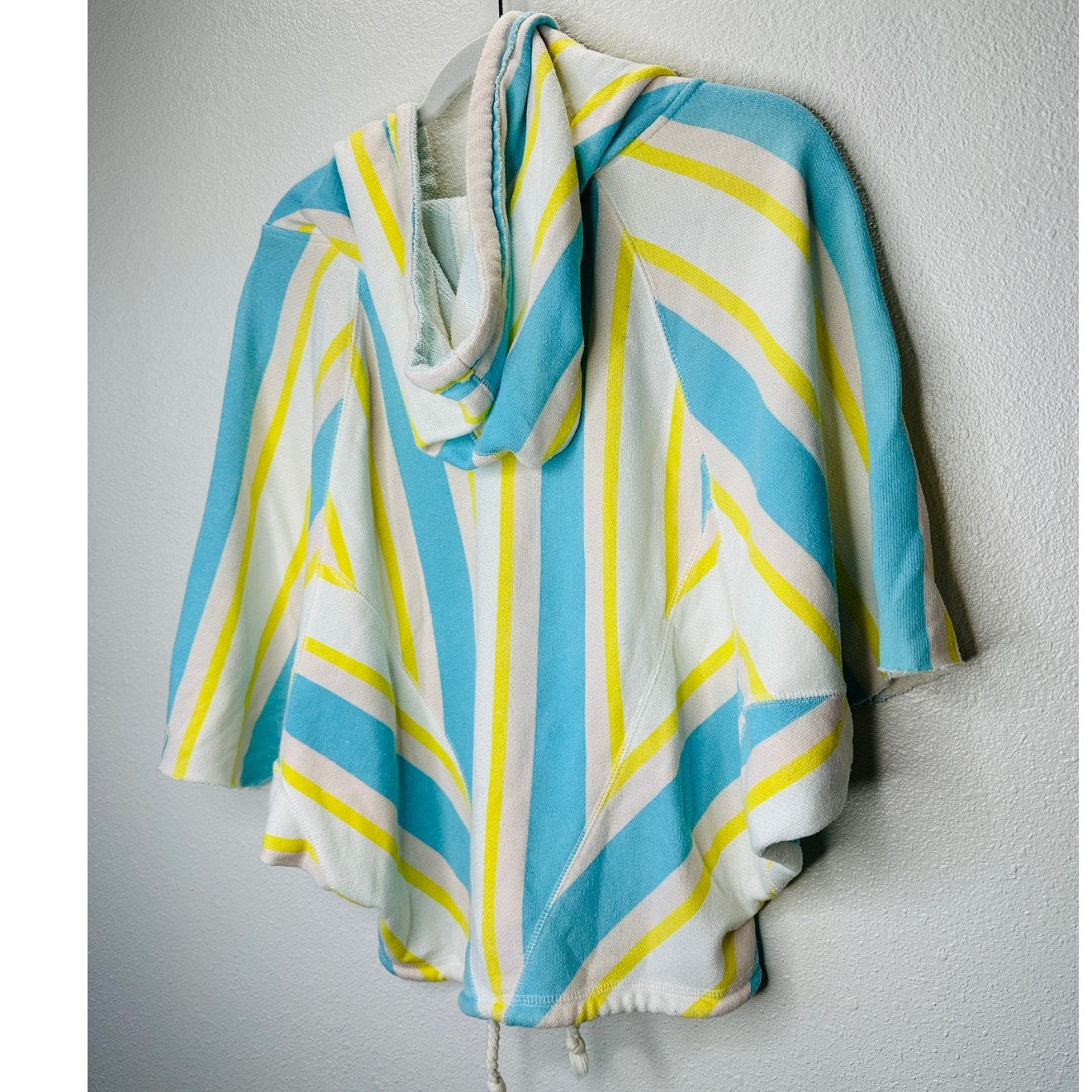 Billabong White Blue Yellow Batwing Front Zip Raw Hem Hooded Sweater S