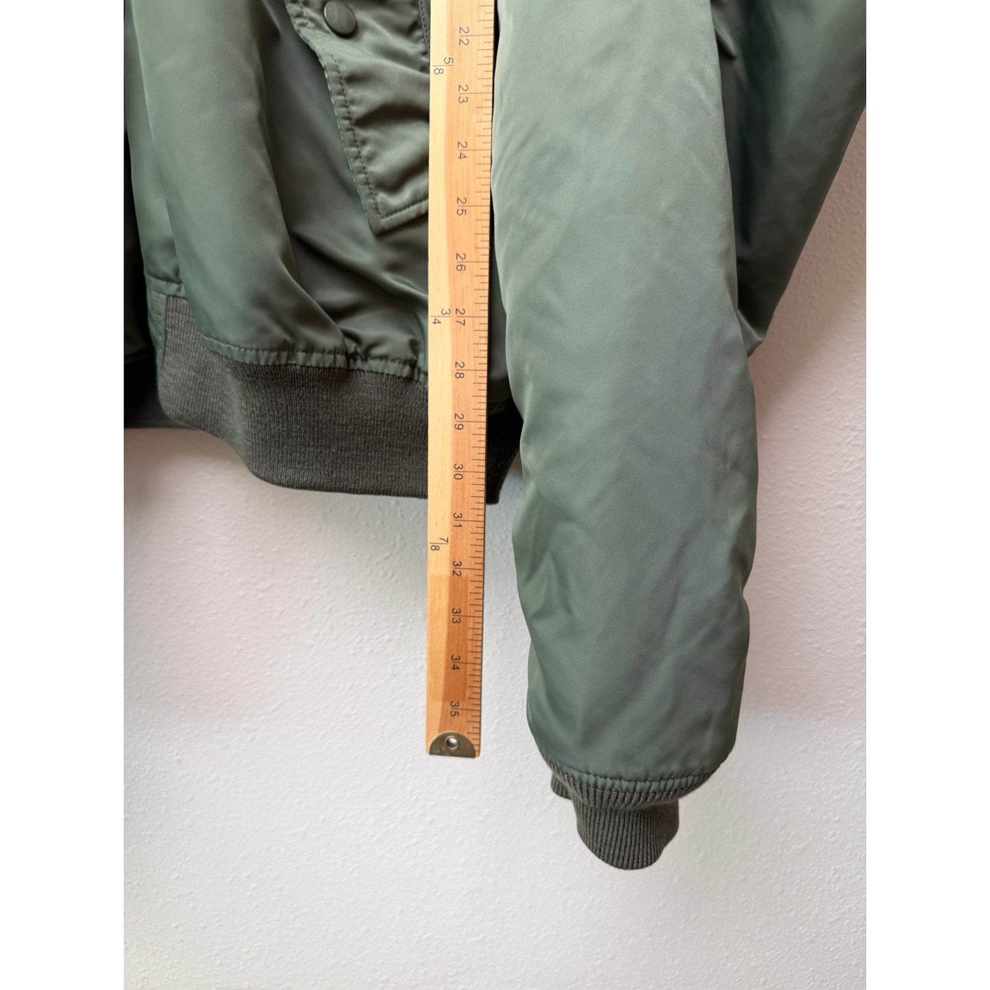 Vetements x Alpha Mens M Green Hooded MA1 Bomber