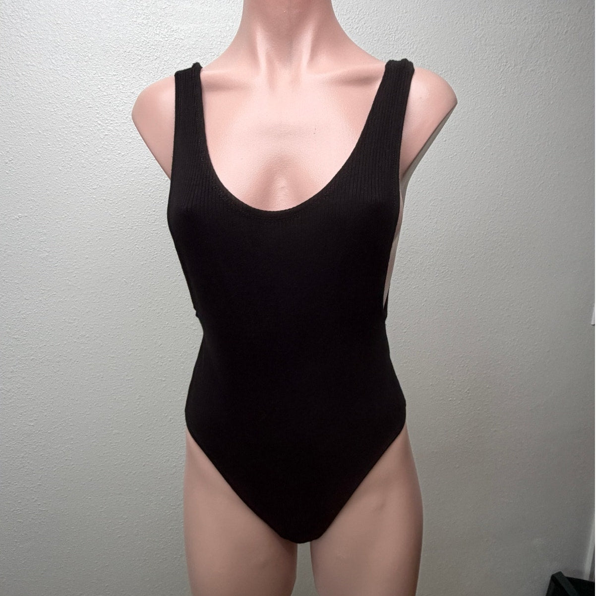 Fashion Nova Black Ribbed Low Back Sleeveless Bodysuit Size M