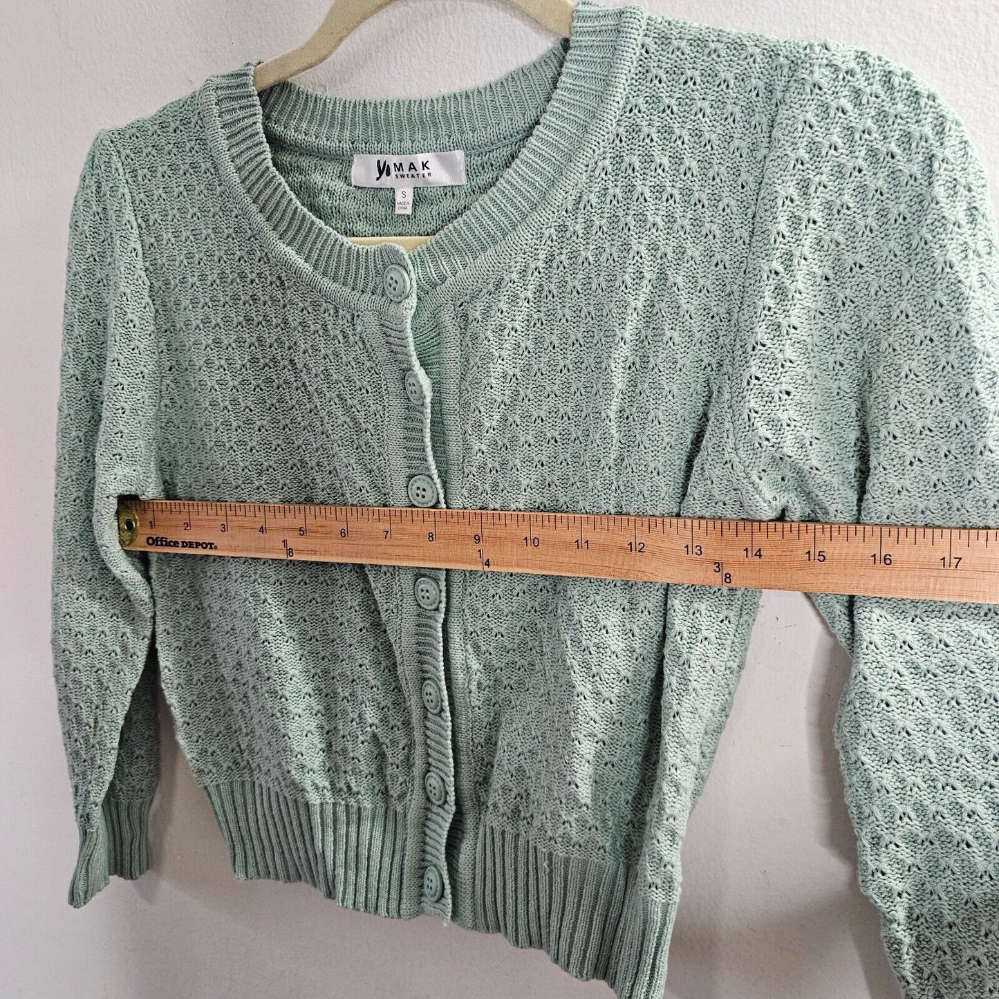 Ye Mak Mint Green Classic Casual Button Front Crew Neck Knit Crop Sweater Small