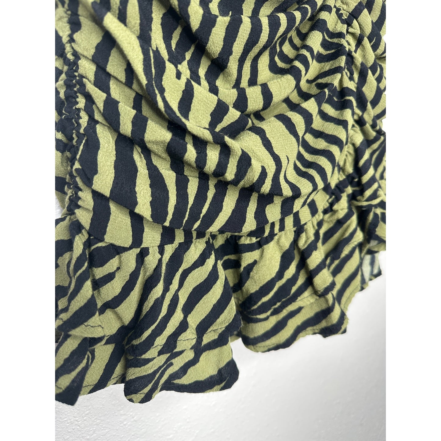 ZARA Green Zebra Print Ruched Mini Skirt XS Ruffle Hem Back Zip
