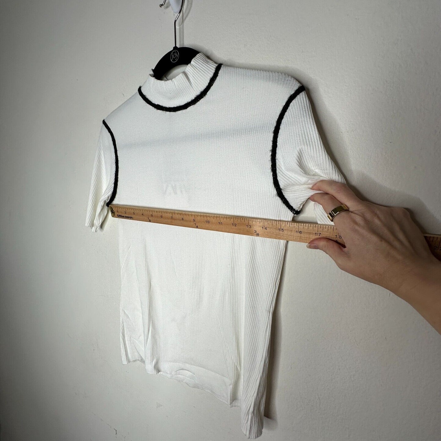 Zara Ivory Black Fuzzy Stitch Lining Mock Neck Short Sleeve Rib Raw Hem Top M