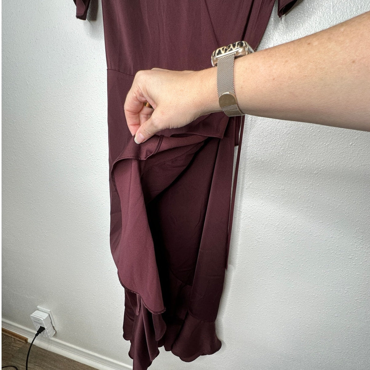 Chelsea28 Burgundy Maroon Flutter Sleeve Ruffle V-Neck Wrap Dress S