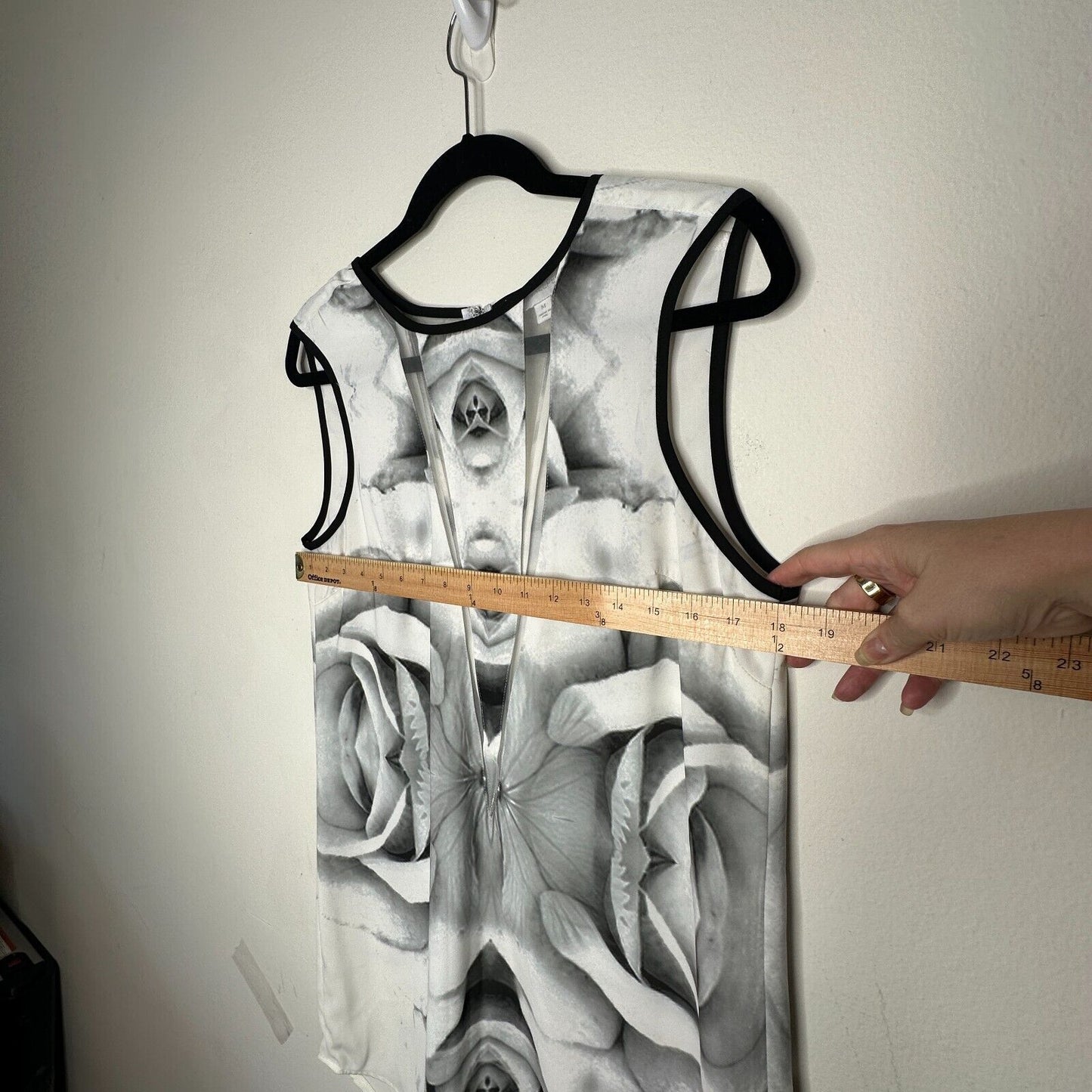 Finders Keepers Black White Tangled Secrets Rose Print Monochrome Slip Dress Med