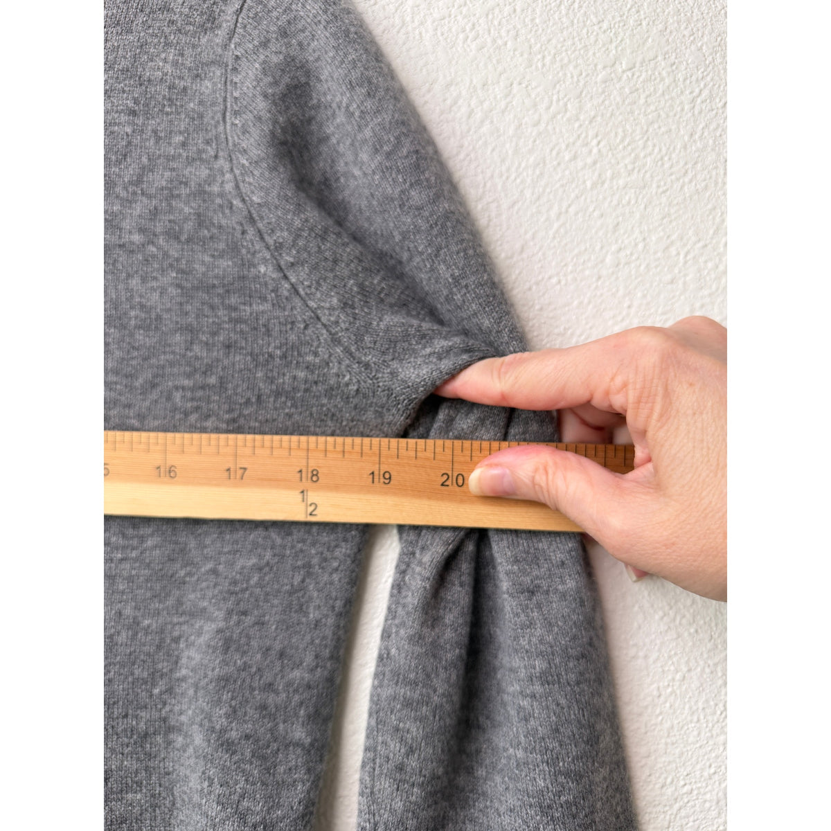 Artelier Nicole Miller Cashmere Eye Sweater Women P Gray