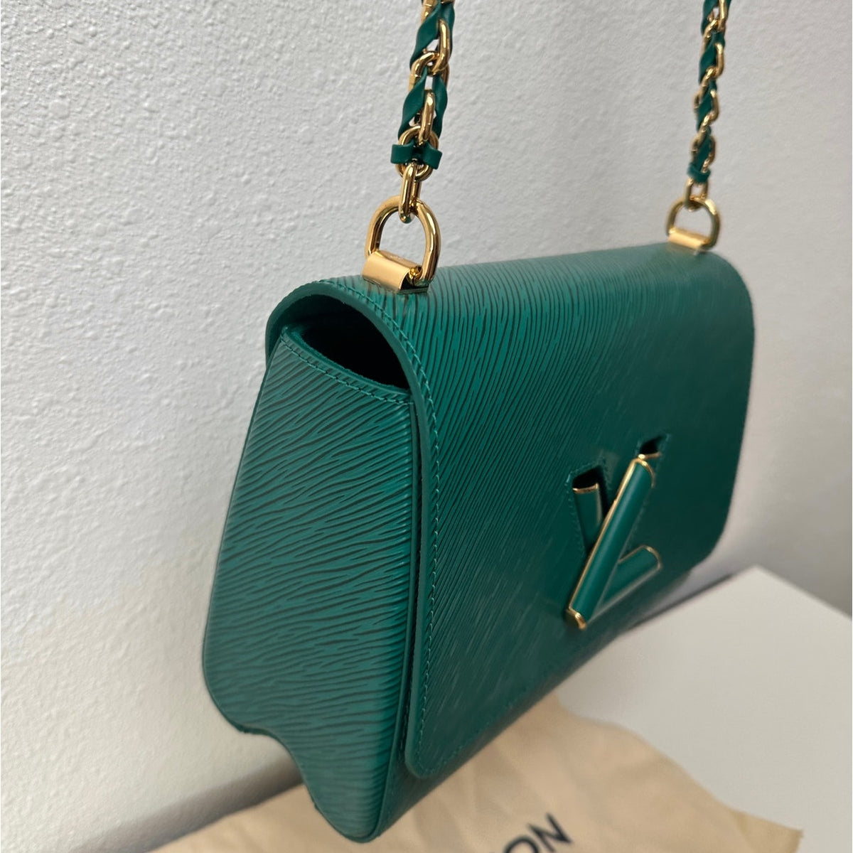 Louis Vuitton Twist MM Shoulder Bag – Emerald Epi Leather with Gold Hardware