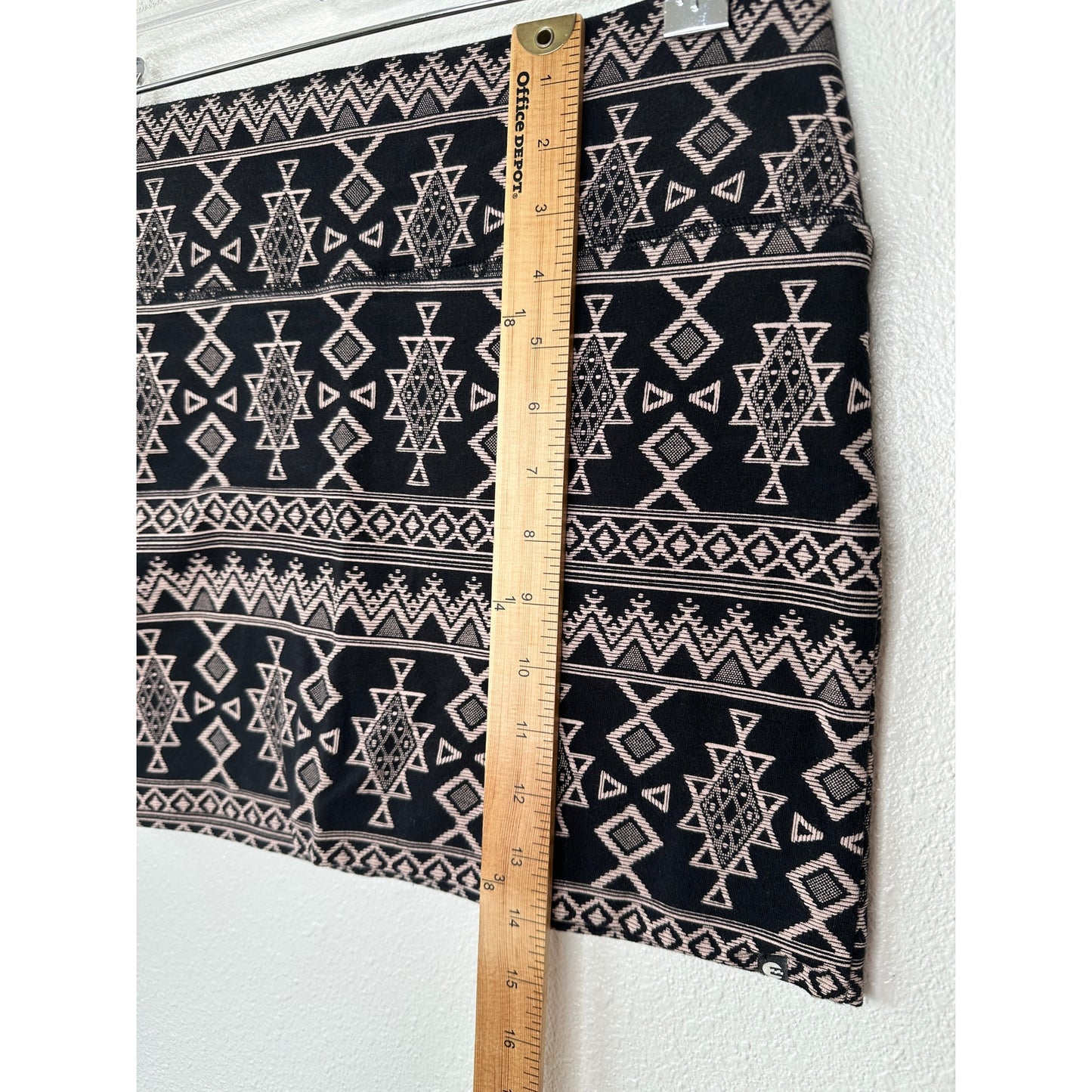Billabong Tan & Black Aztec Print Stretch Mini Skirt Medium