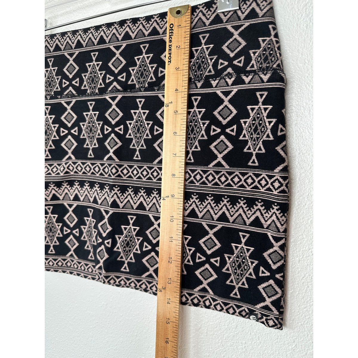 Billabong Tan & Black Aztec Print Stretch Mini Skirt Medium