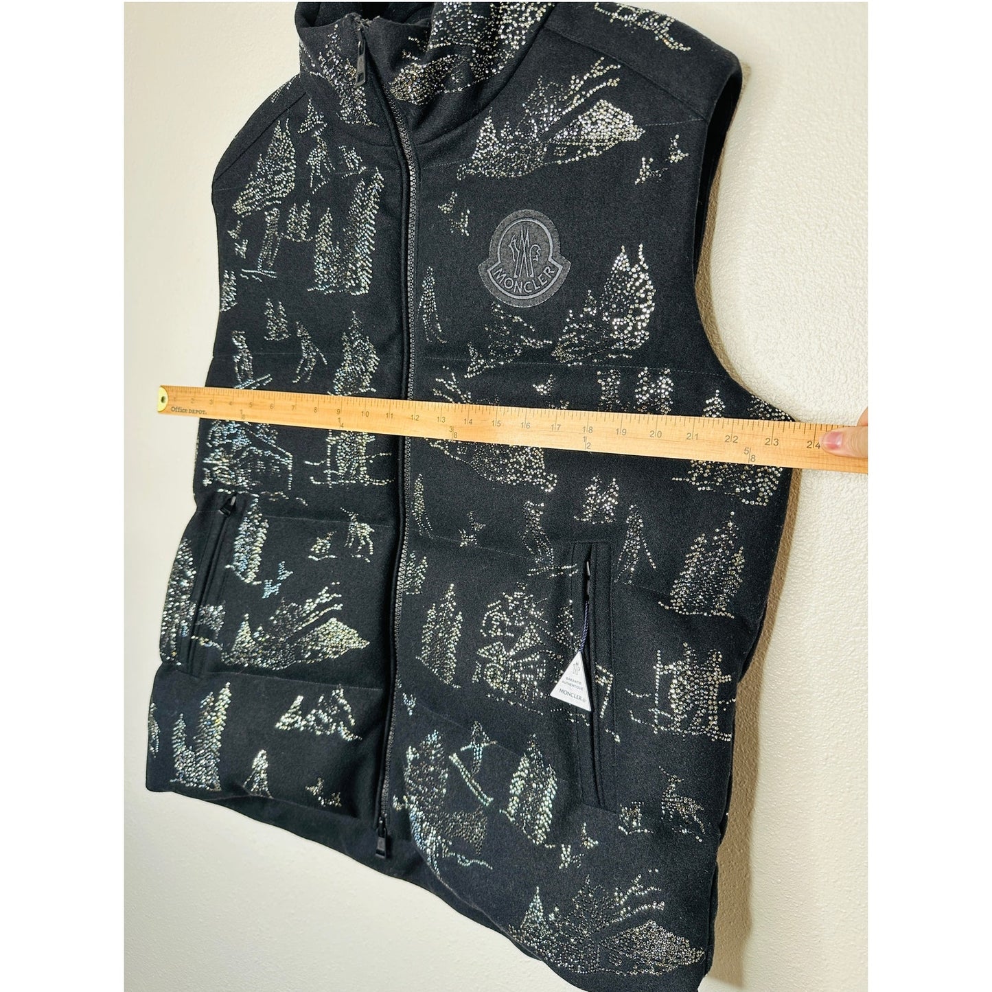 NWT RARE Moncler Titan Gilet Black Rhinestone Winter Ski Motif Vest 3 / Large