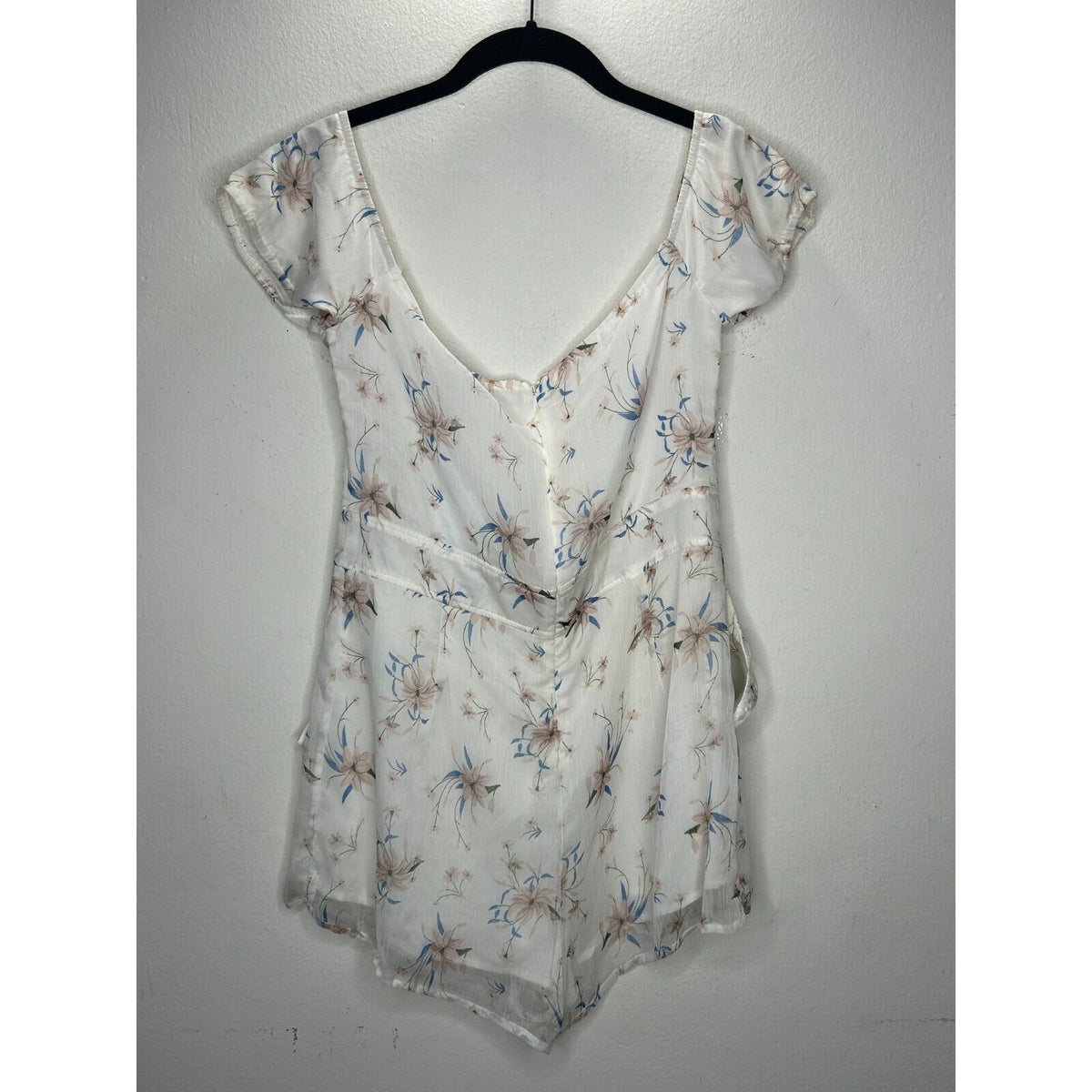 NWT OHS Ivory With Pink & blue Floral Off Shoulder Front Tie Keyhole Romper M