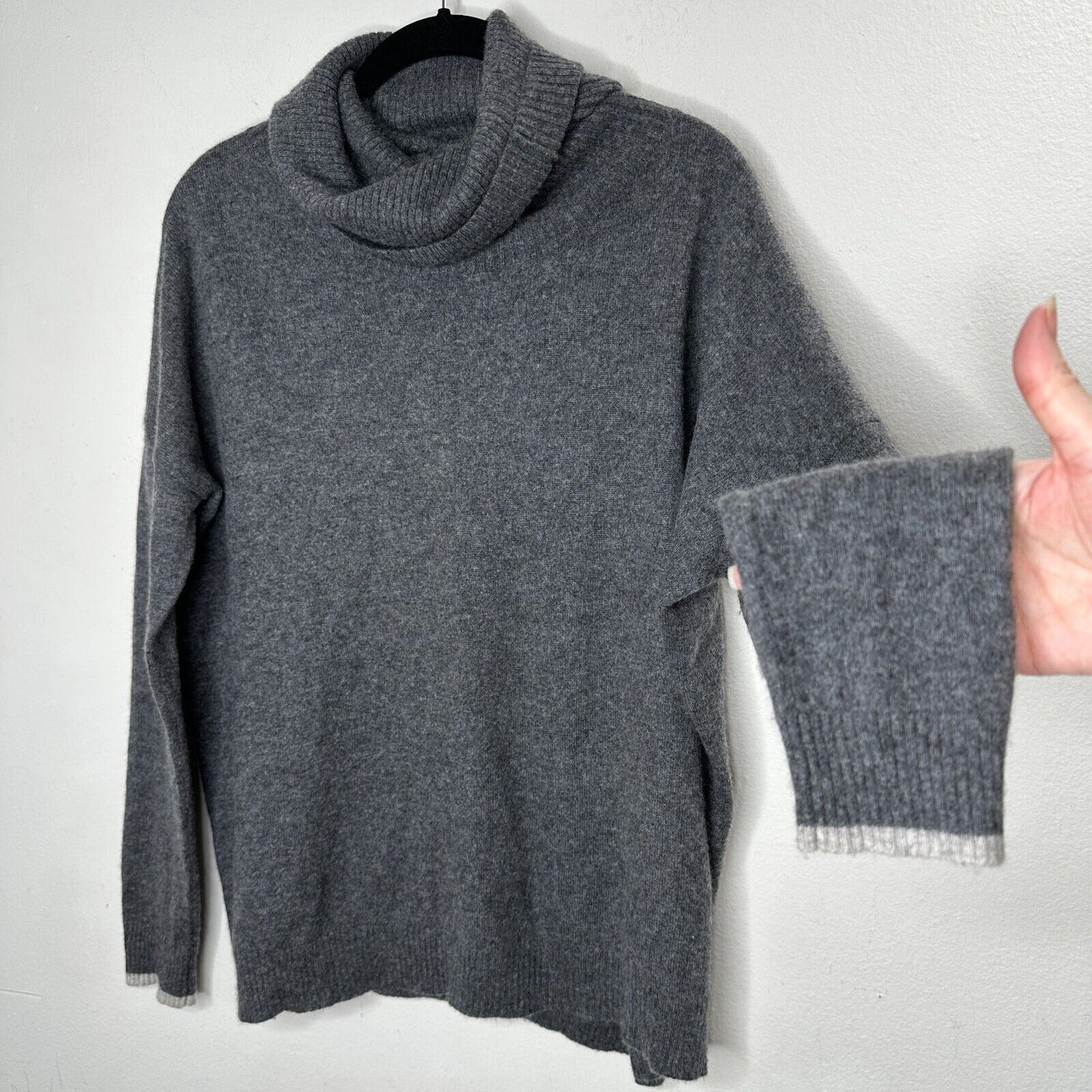 Three Dots 100% Cashmere Carbon Gray Boxy Turtle Neck Long Sleeve Sweater Small