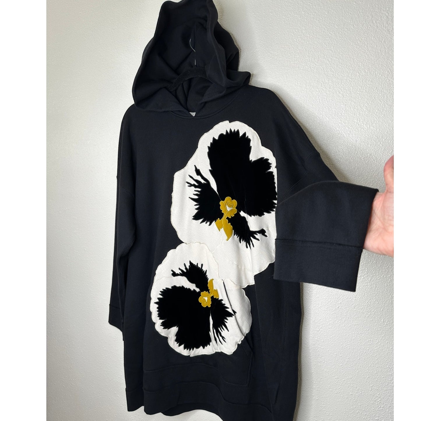 Valentino Garavani Black Hoodie Embroidered White Pansy Patches M