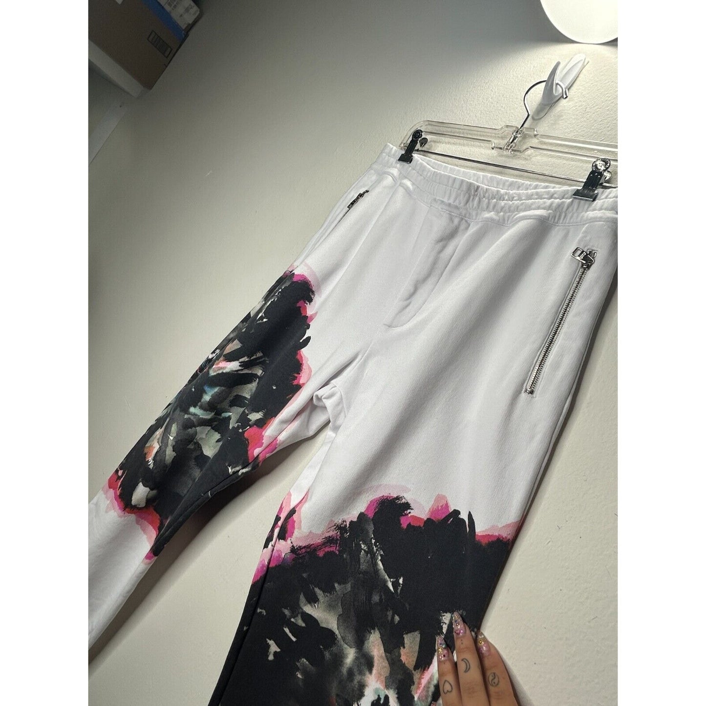 NWT Alexander McQueen White Jogger Pants Black and Pink Design Zip Pockets L