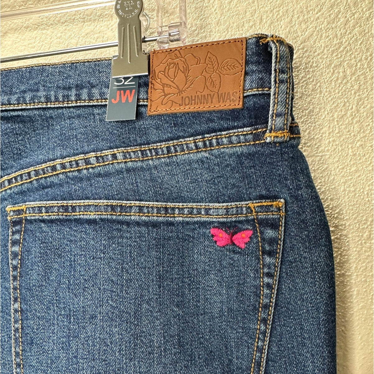NWT Johnny Was Avery Cropped Baby Boot Mid Rise Slim Fit Jean 32