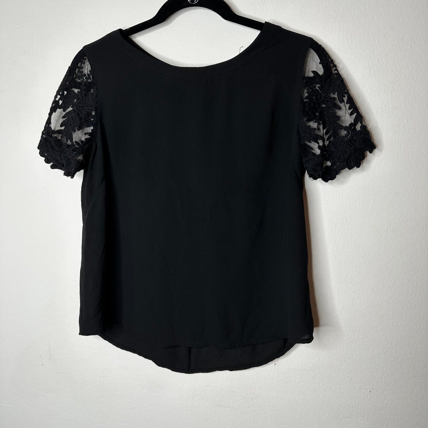 Lush Black Sheer Mesh Floral Lace Short Sleeve Keyhole Button Flowy Blouse M