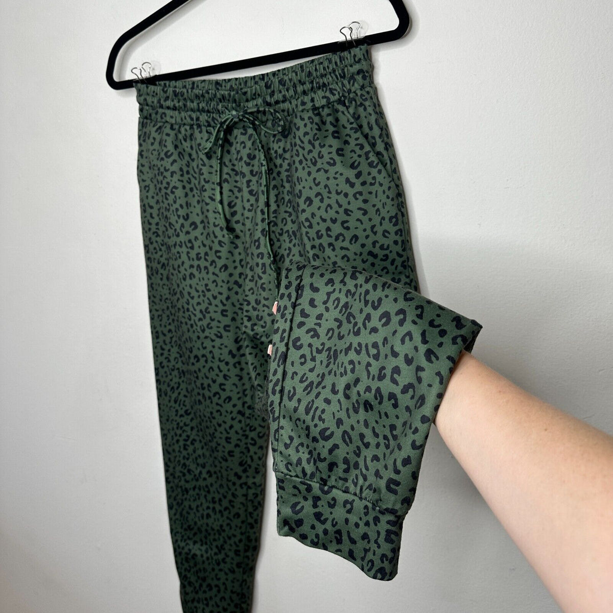 Green and Black Leopard Print Relaxed Fit Draw String Joggers Sweat Pants Medium