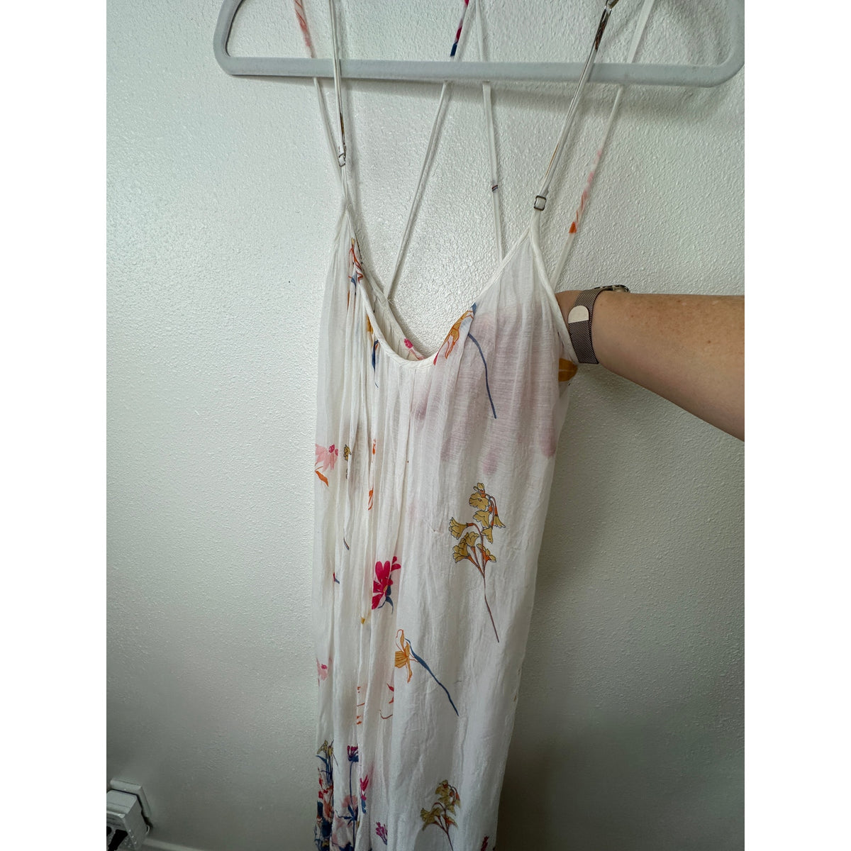 Lovestitch White Mimi Floral Print Sleeveless Scoop Neck Cross-Back Maxi Dress