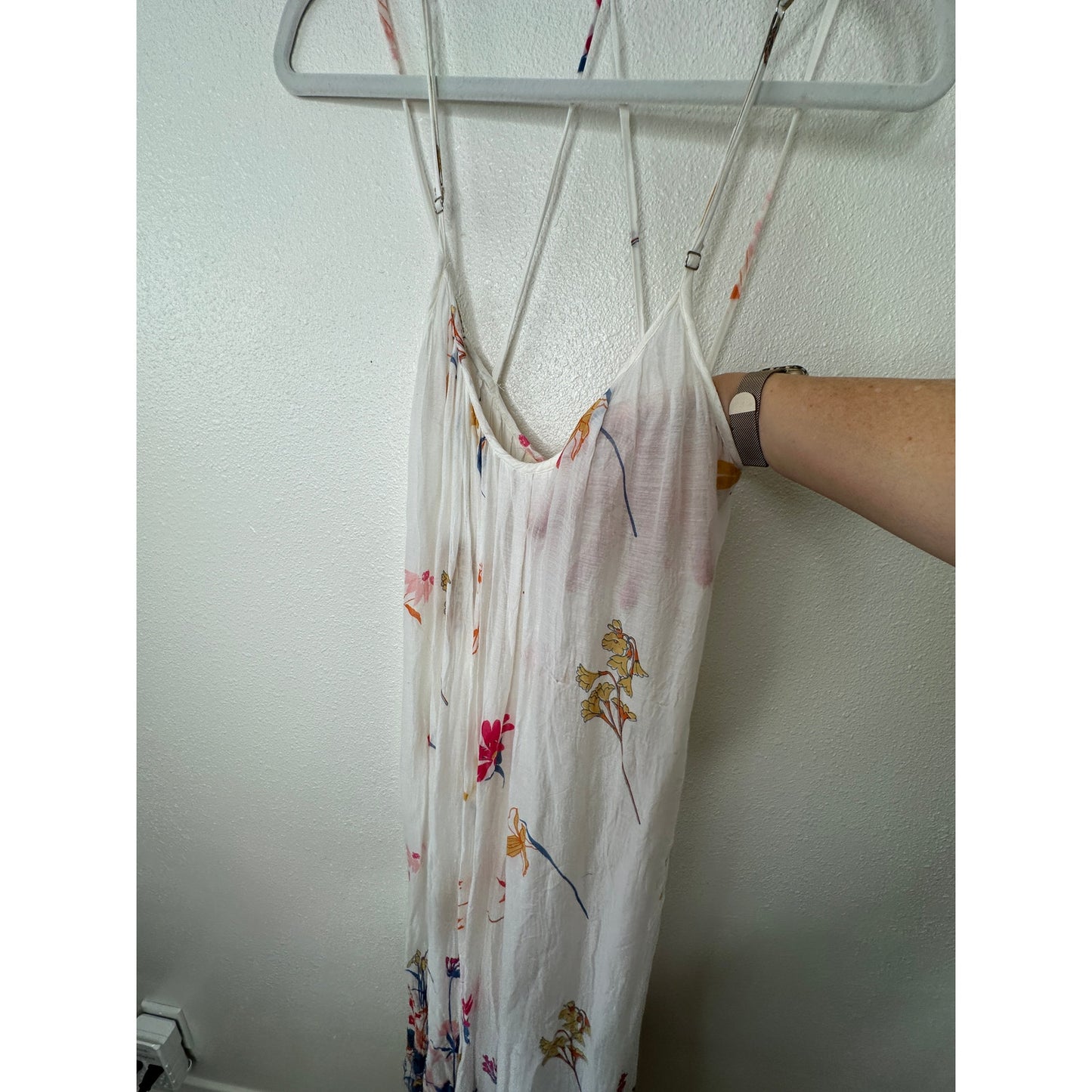 Lovestitch White Mimi Floral Print Sleeveless Scoop Neck Cross-Back Maxi Dress