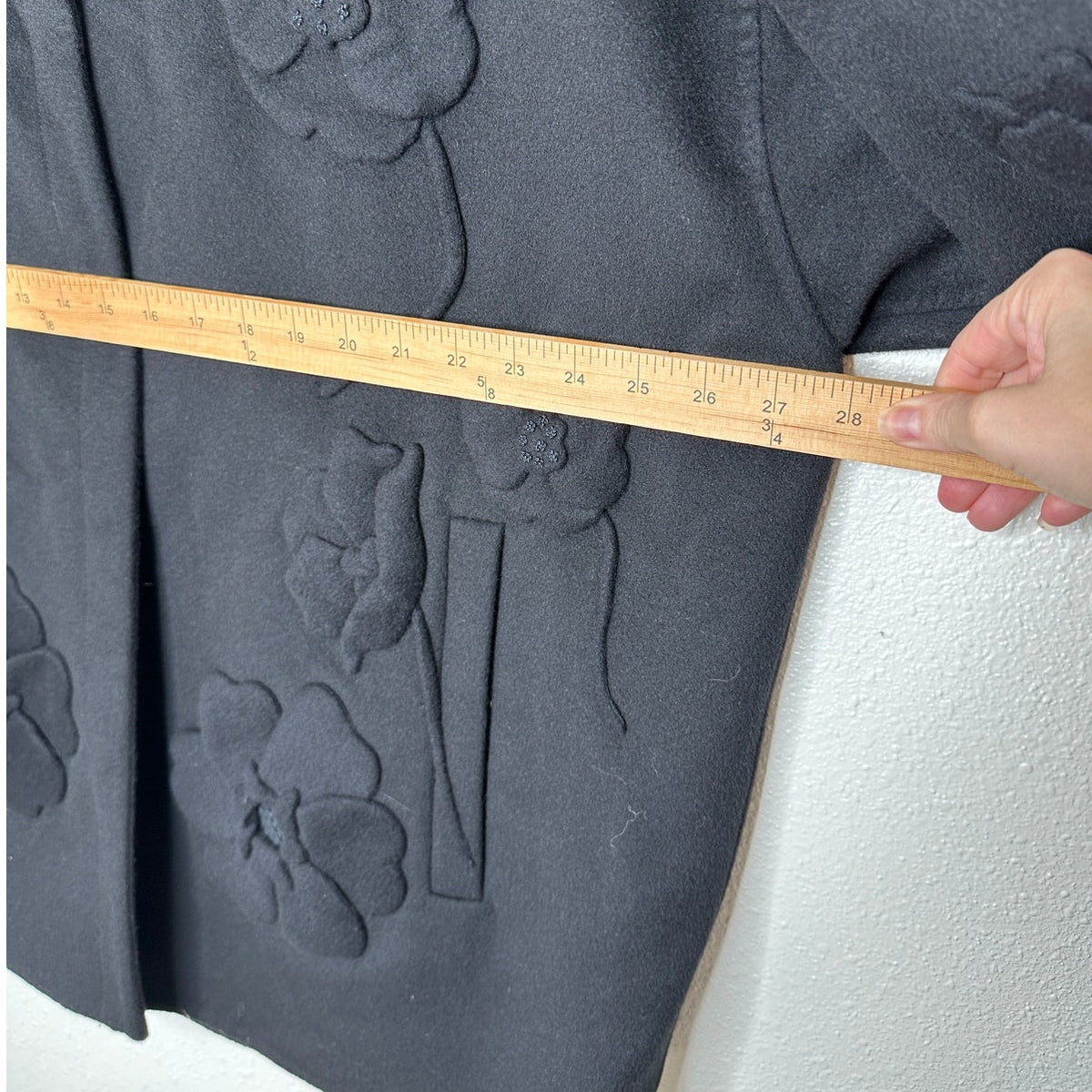 Valentino Garavani Black Wool-Cashmere Floral Applique Jacket