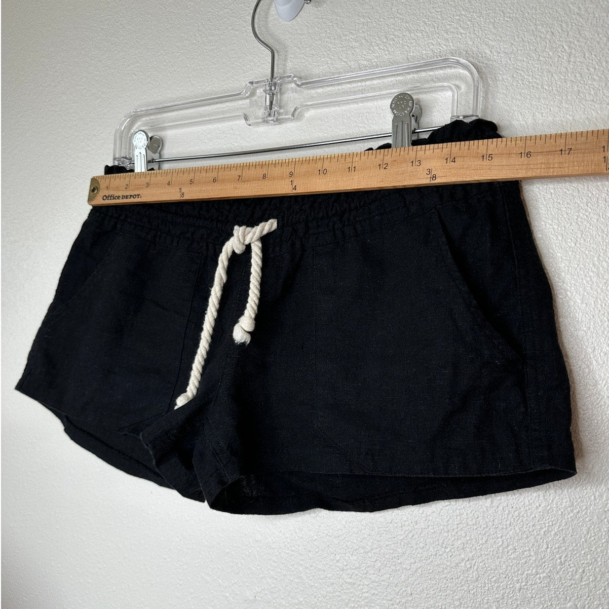 Roxy Oceanside Black Linen Elasticized Cream Rope Tie Shorts M