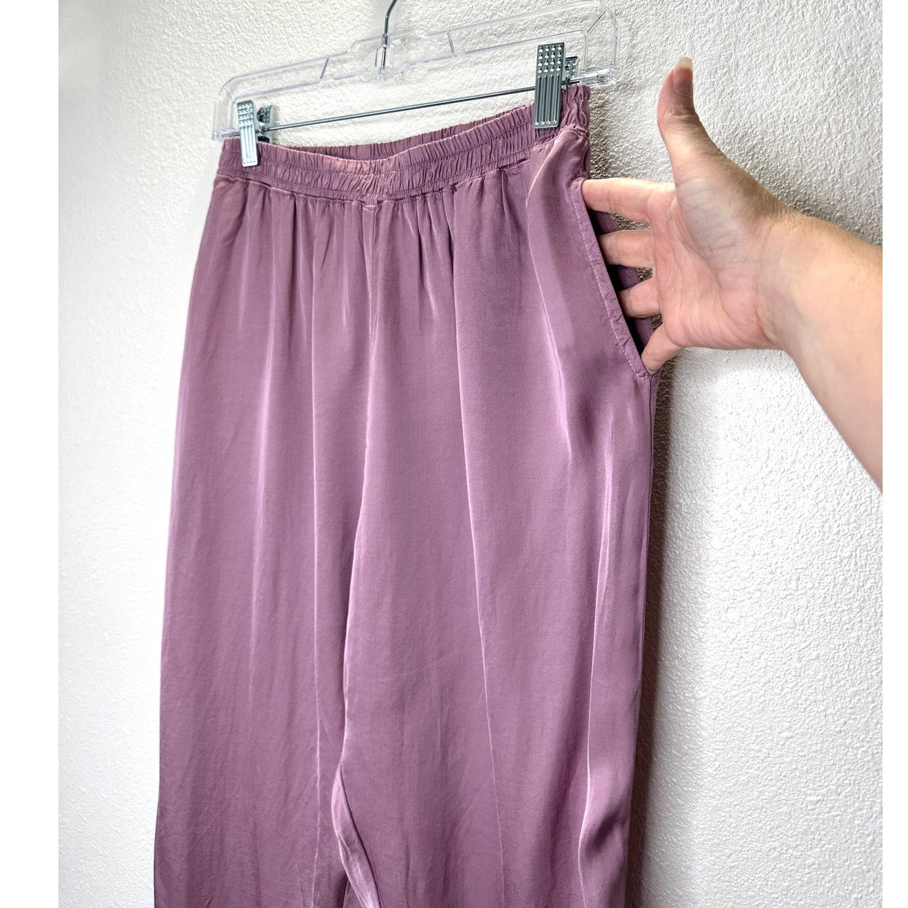 Light Purple Shimmer Satin Pocketed Elastic Waist Jogger style Pants Small