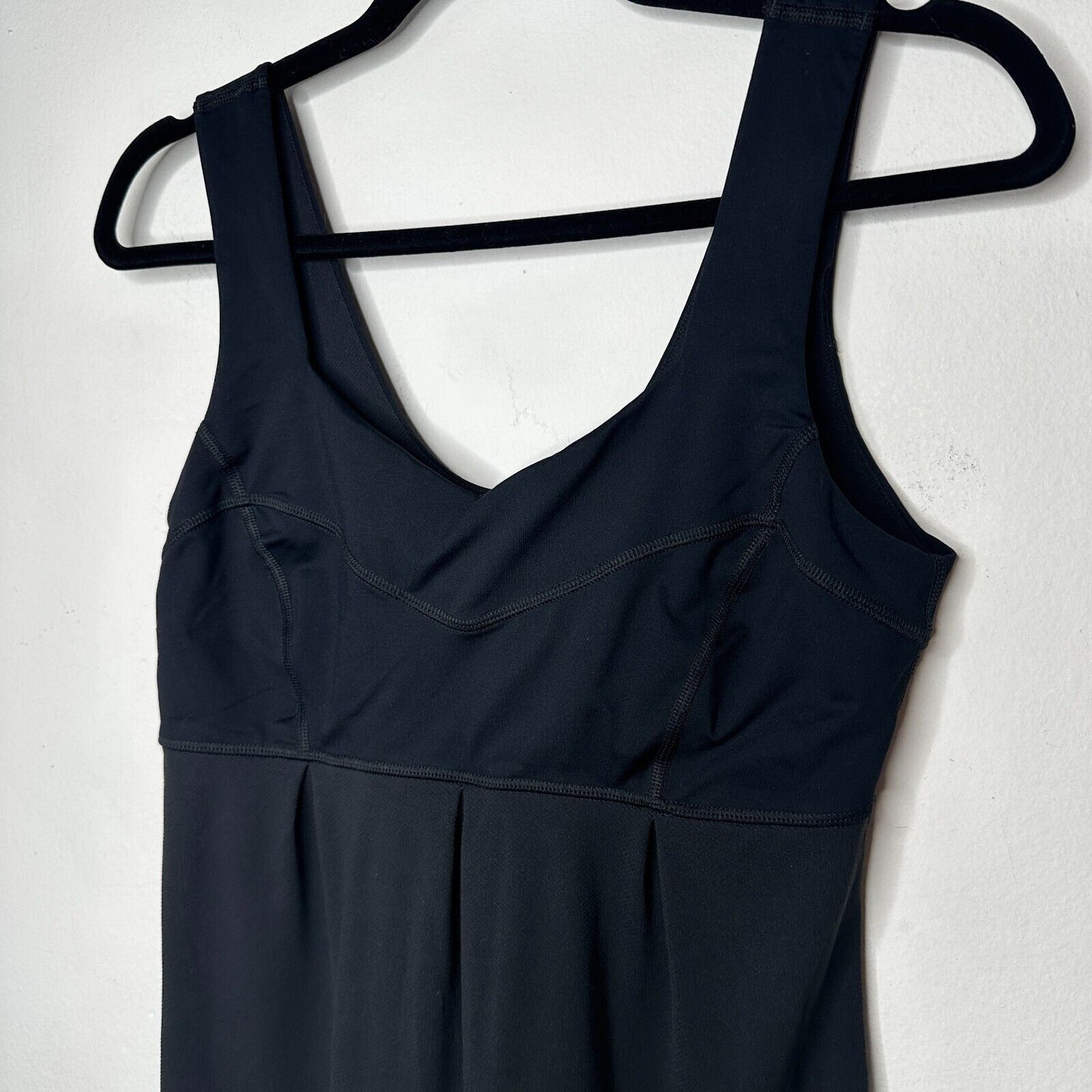 Lululemon Black Run Tame Me Tank Top Yoga Luxtreme Cinch Bottom Fitted Size 6