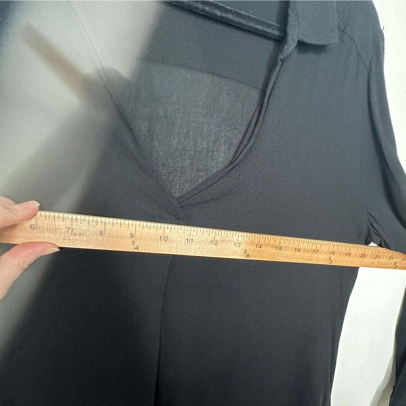 Leith Black Blouse V Neck Long Sleeve Lightweight Flowy Top Women M