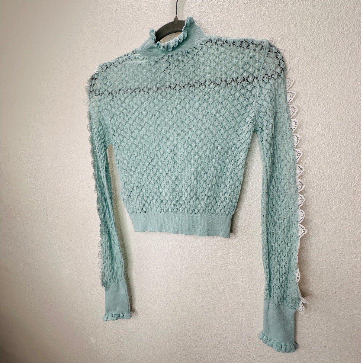 ZARA Aqua Crochet Knit White Lace Stripe Ruffle Neck  Crop Sweater S