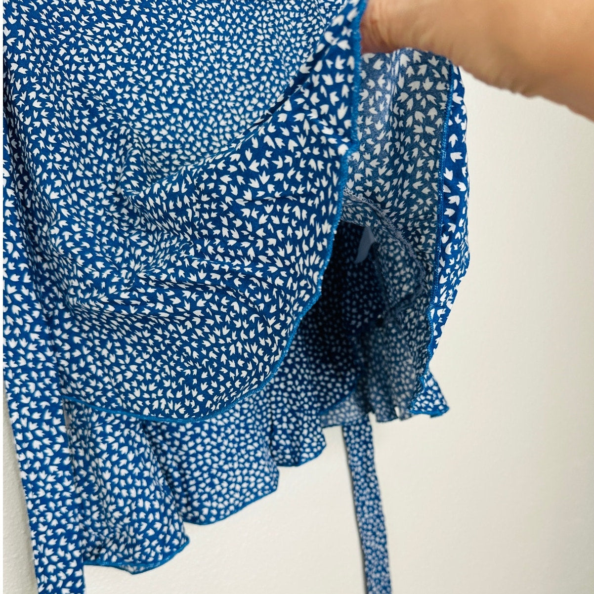 Blue & White Leaf Print Design Wrap Mini Skirt with Ruffle S