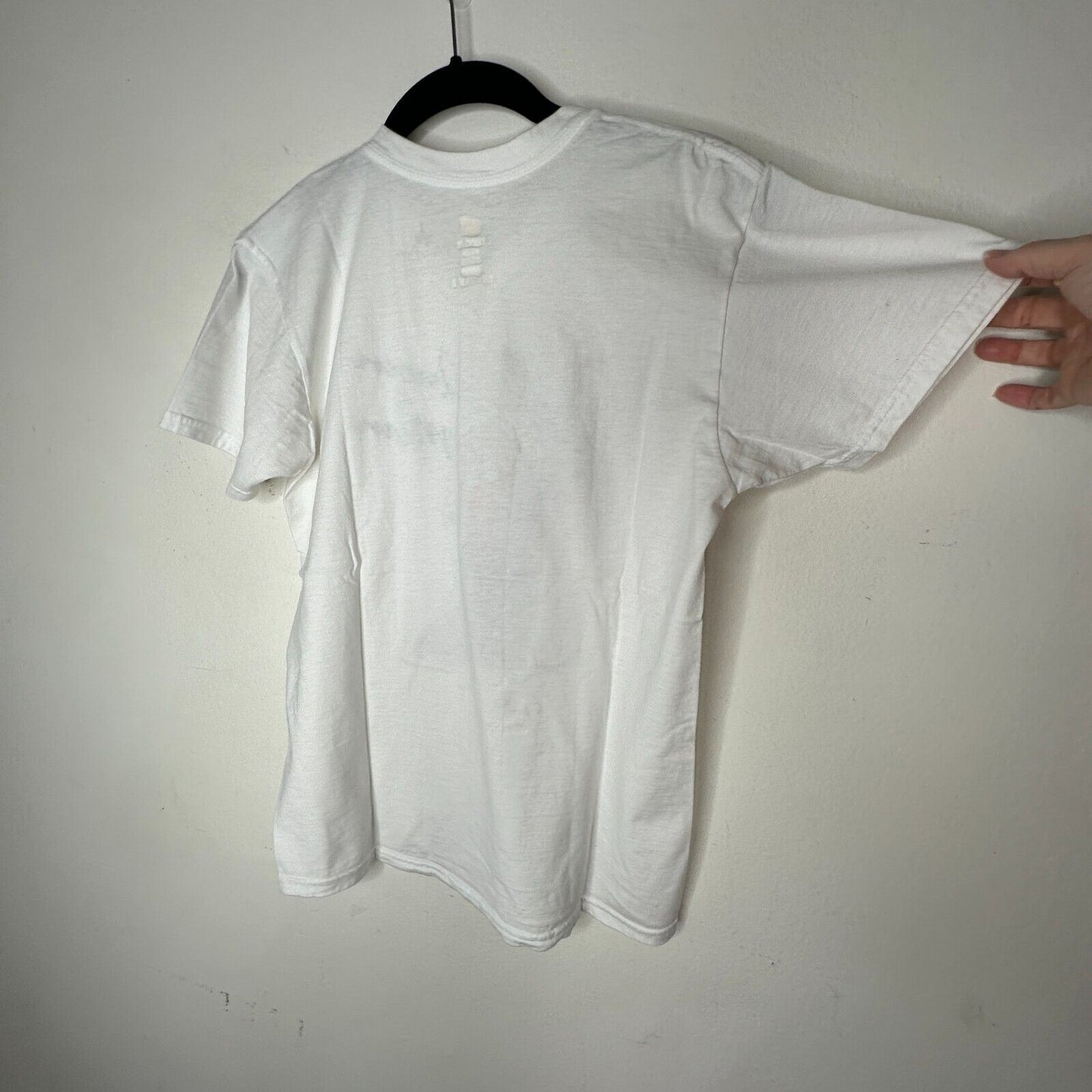 Disney Queen Of Mean Cruella De Vil Graphic White Short Sleeve VNeck Tee S