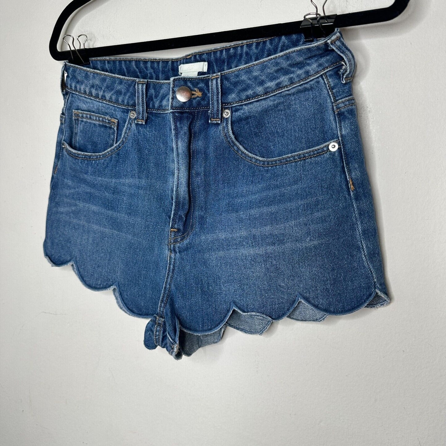 H&M Cute Blue 5 Pocket High Waist Shorts Zip Fly Button Close Scalloped Hem 6