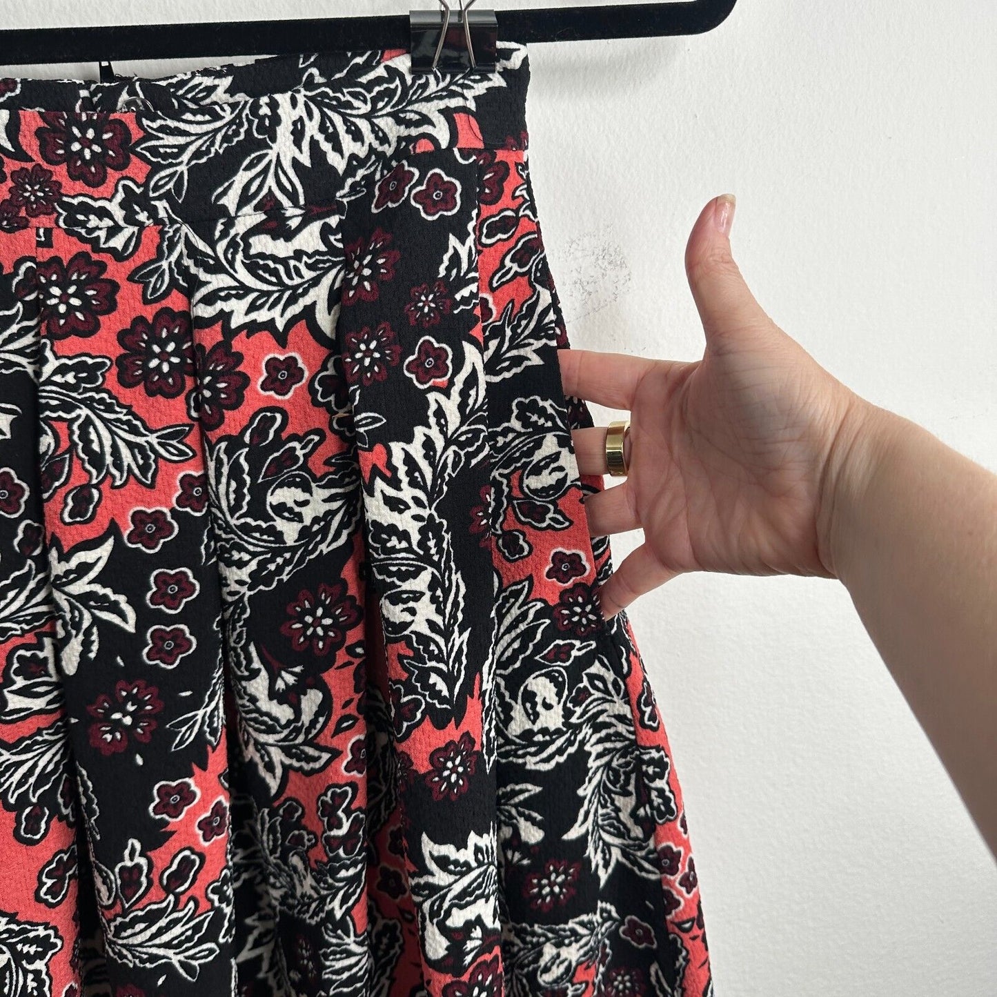 NWT H&M Flare Floral Print Peach Black & White Pleated Midi-Skirt Pockets 2