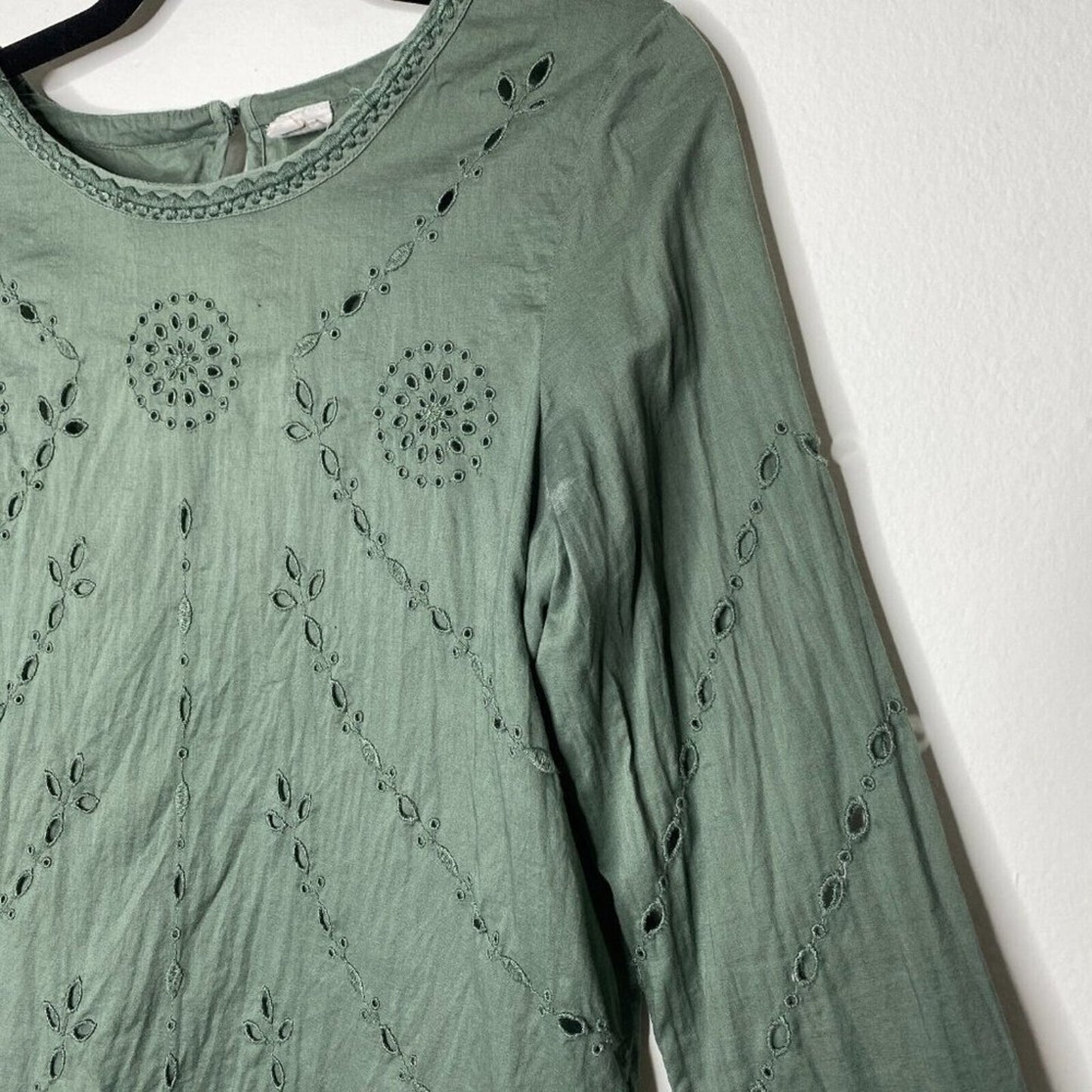 Gap Olive Green Embroidered Eyelet 3/4 Sleeve Crew Neck Blouse Top XS