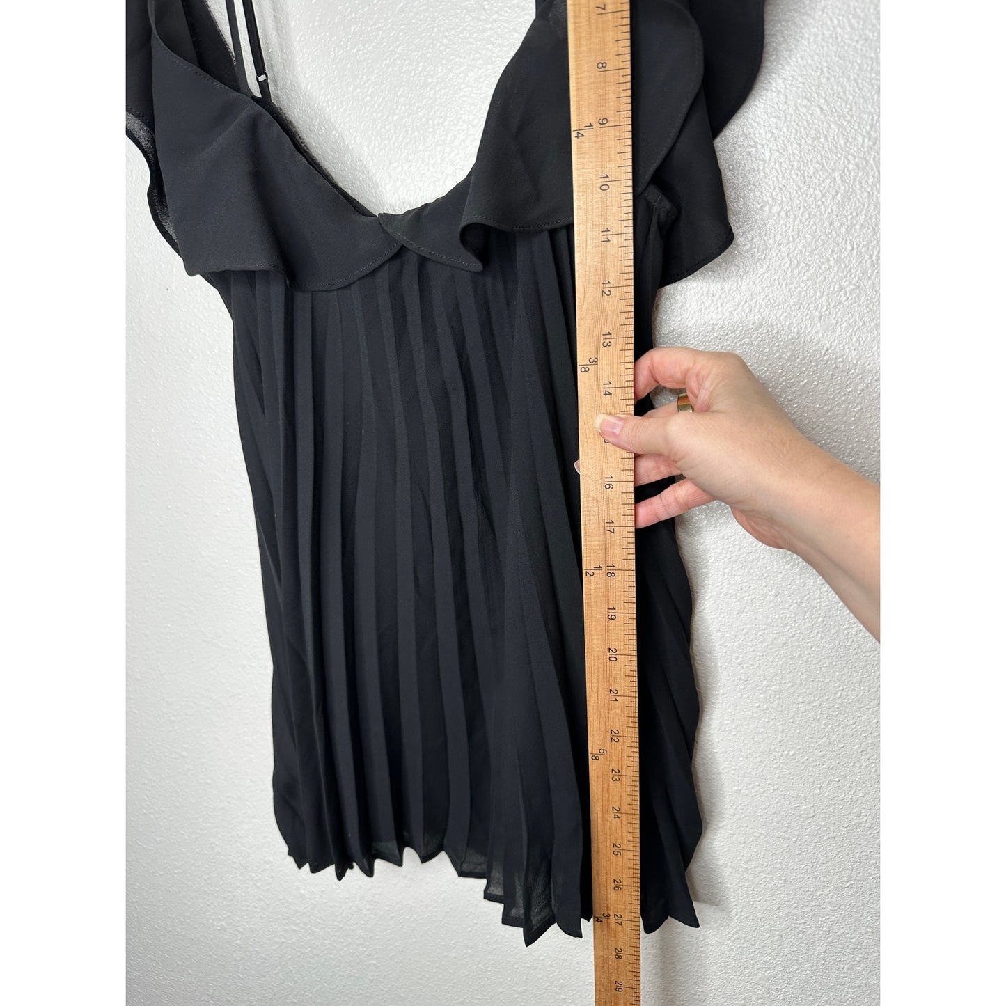 Delfi Black Pleated Accordion Ruffle Flowy Back Keyhole Cami S