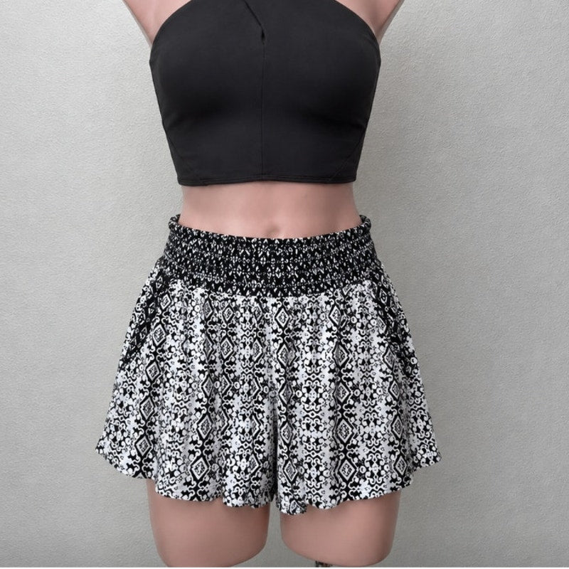 Aqua Black & White Diamond Print Elastic Waist Pocketed Short Shorts M