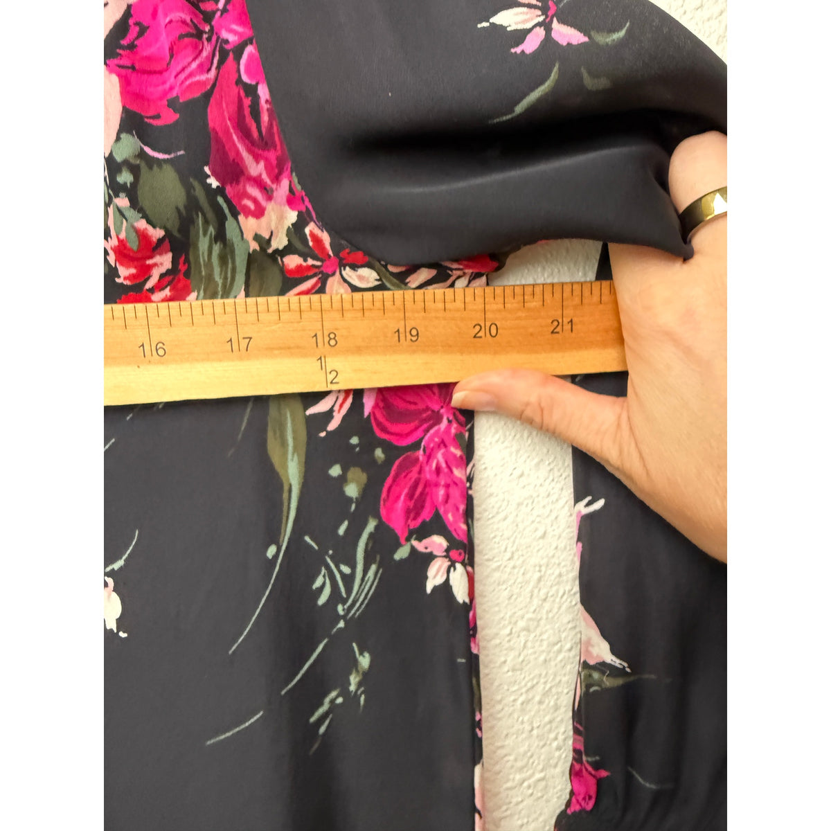 Joie Black Pink Floral Silk V Neck Blouse Women S