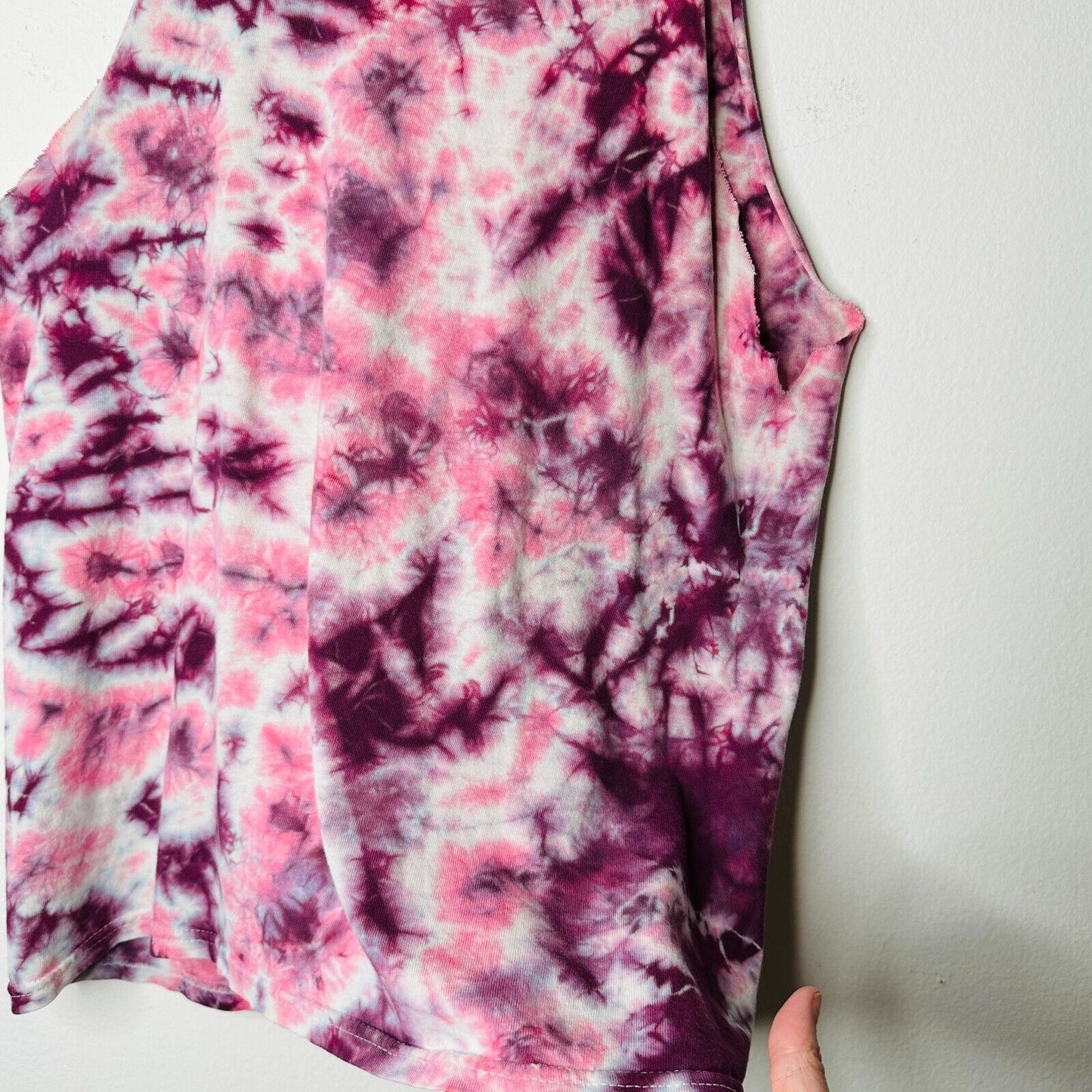 Sleeveless Cropped Hand Cut Out Plum & Pink Cream Tie Dye Crew Neck Top S