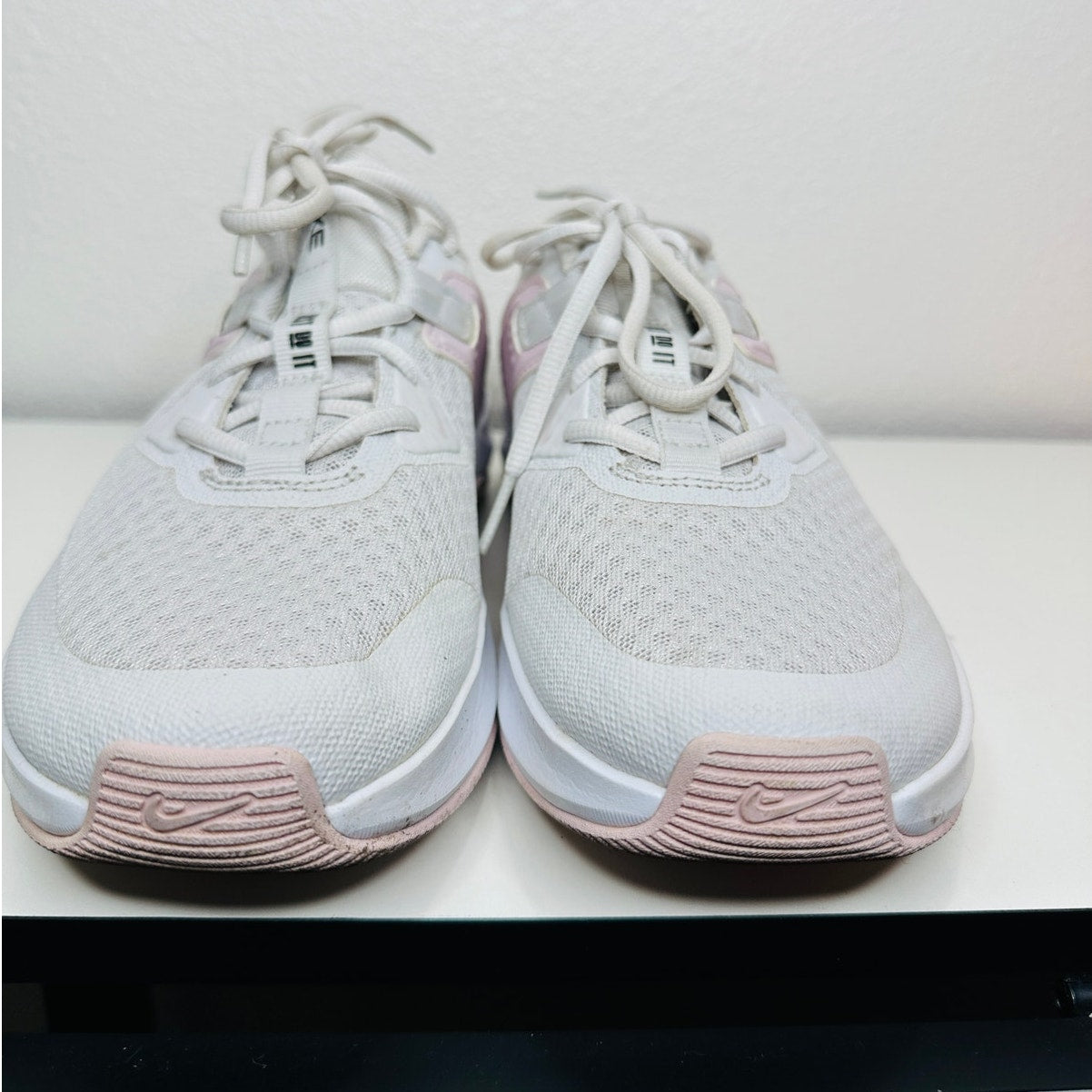 Nike MC Trainer Platinum Metallic Silver & Pink Training Sneakers 8.5