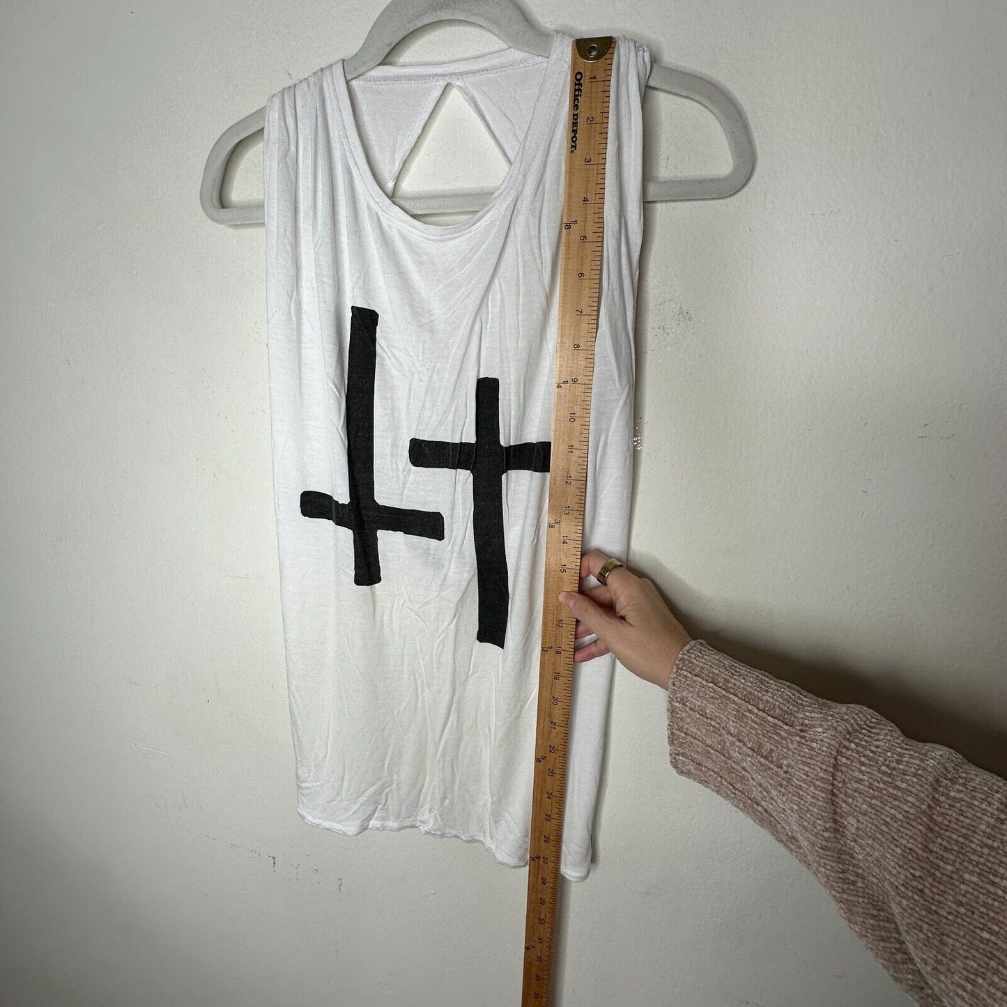 RARE Stylestalker White Sleeveless Crew Neck Cross Twisted Open Back Tee Size 8