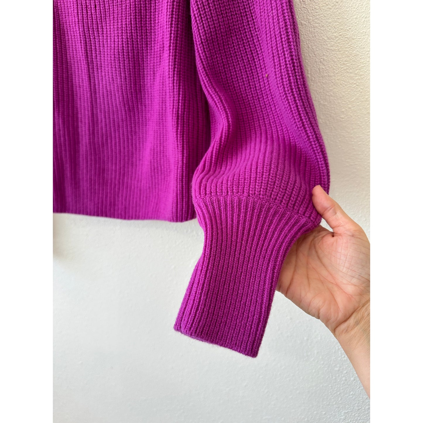 A.L.C. Violet Deep V-Neck Long Sleeve Boxy Crop Sweater XS