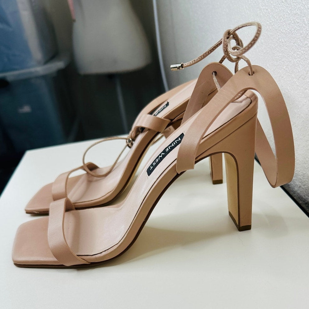 Nine West Tan Longitano Strappy Rectangle Heel Square Toe Sandal 7	t