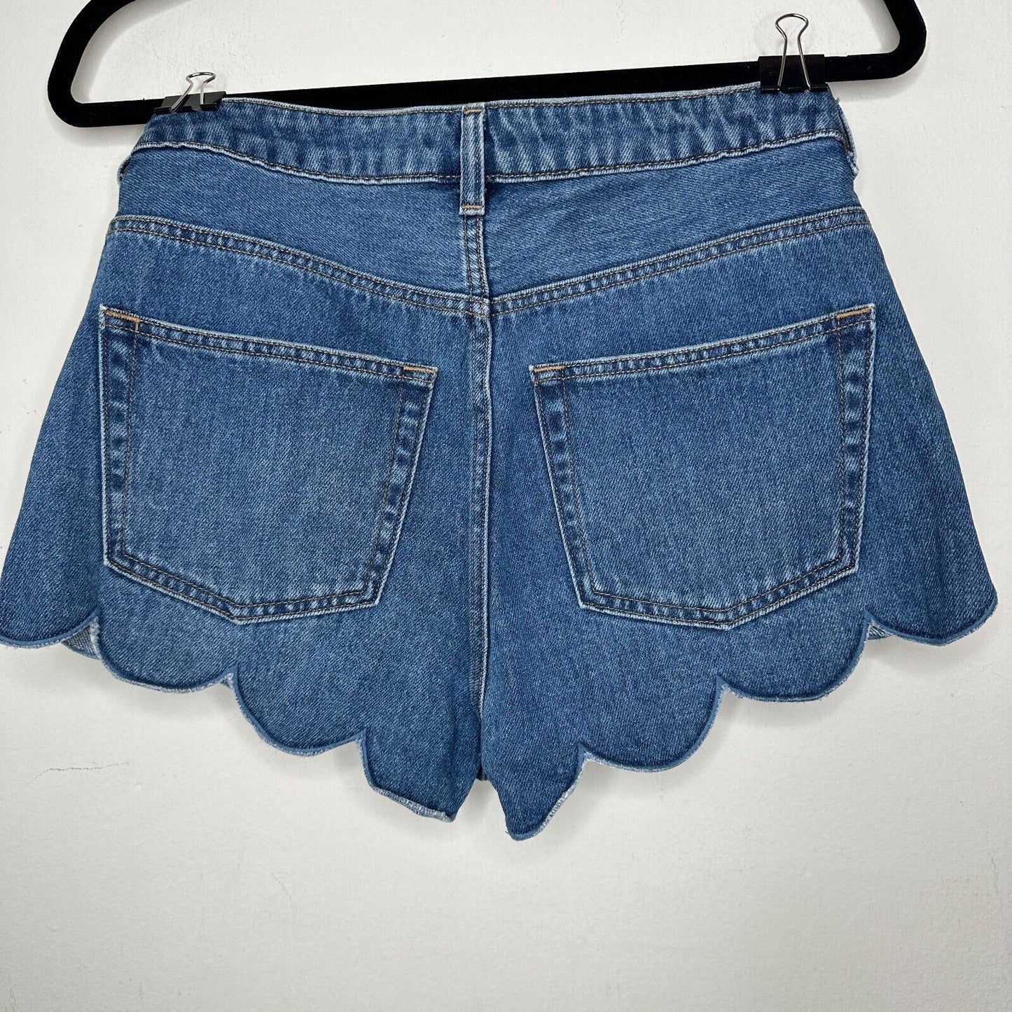 H&M Cute Blue 5 Pocket High Waist Shorts Zip Fly Button Close Scalloped Hem 6