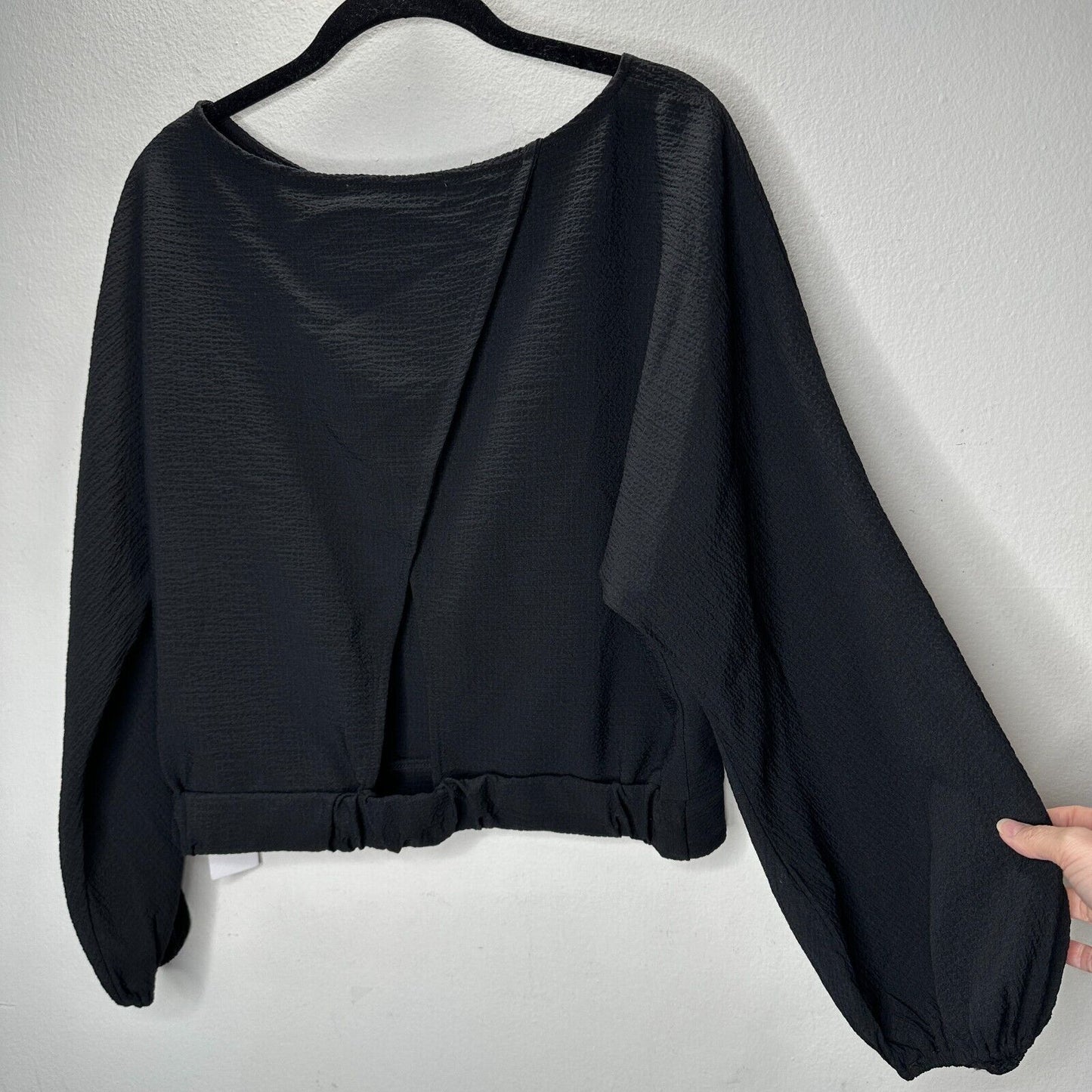 NWT ASTR The Label Black Rib Round Neck Long Sleeve Peek A Boo Back Blouse M