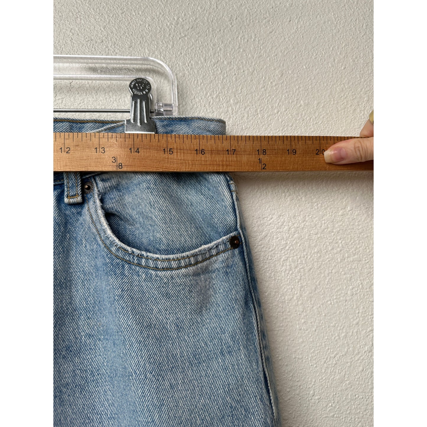 Zara Light Medium Wash Jeans US 32 Button Fly Straight Leg