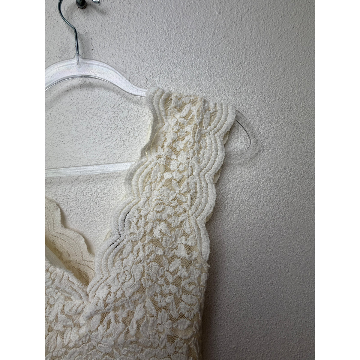 Zara Ivory Floral Lace V Neck Bodysuit Women M