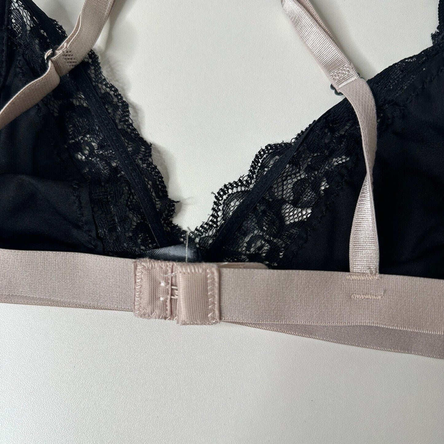 Black With Nude Edging Triangle Lace Bralette Adj Straps Hook & Eye Close Large