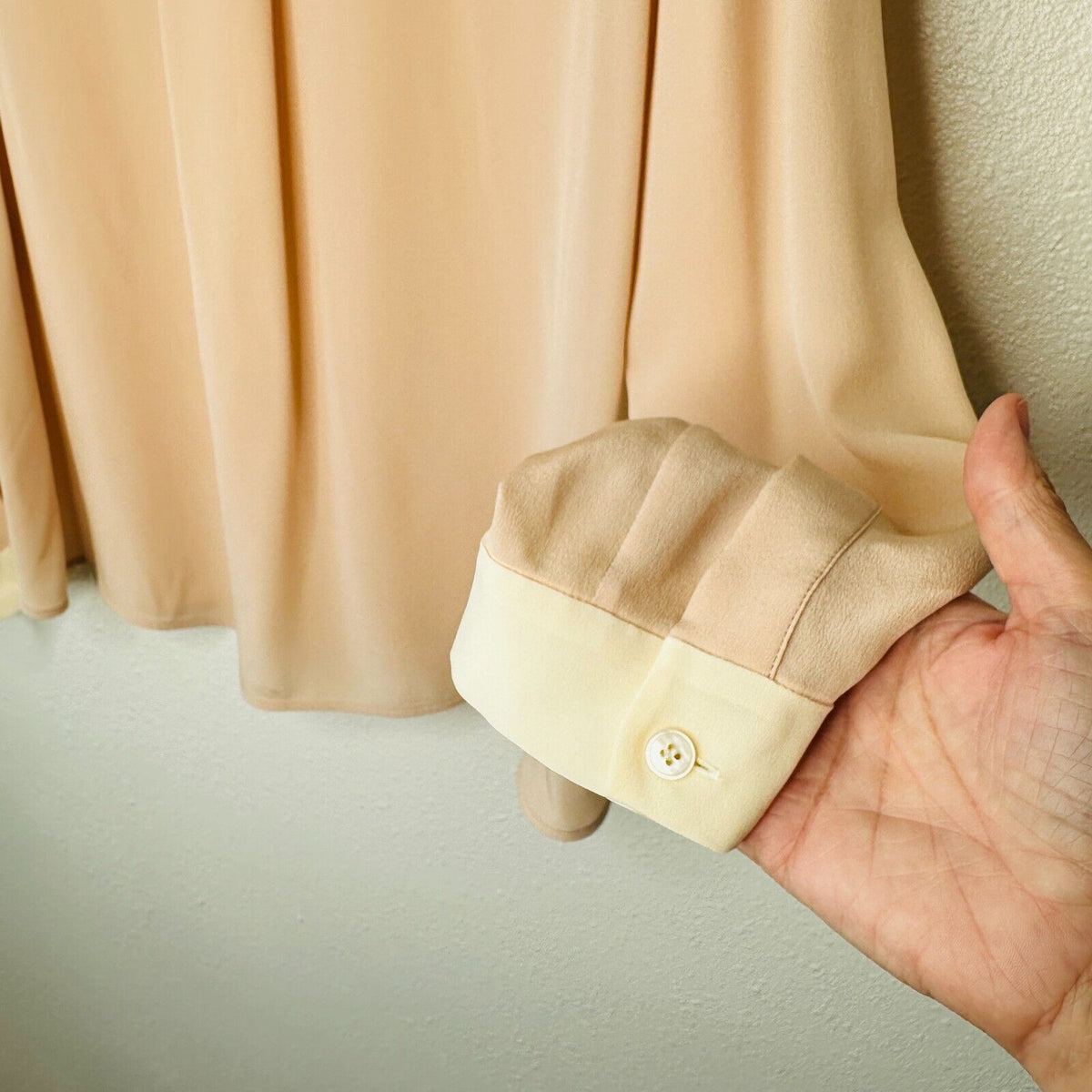 Stella McCartney Light Peach Silk Blouse Cream on Collar Button Placket Cuffs 42