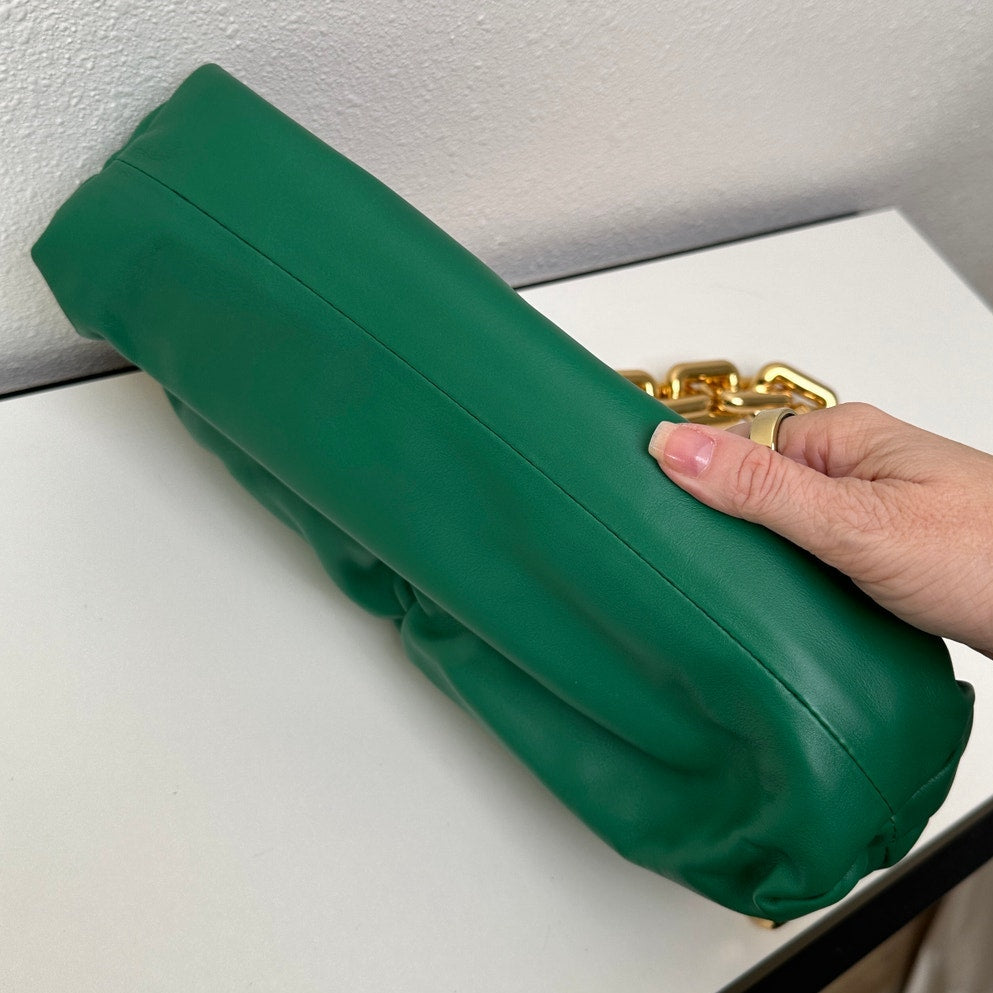 NWOT Bottega Veneta Chain Pouch Leather Shoulder Bag – Green with Gold Chain