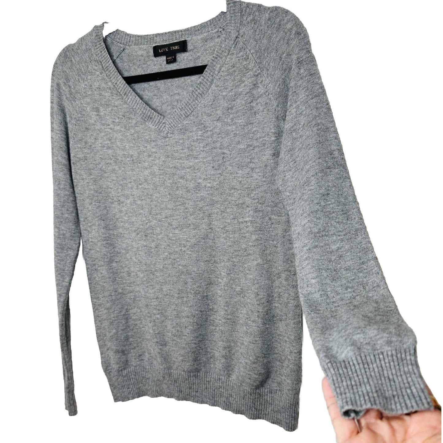 Love Tree Gray V-Neck Long Sleeve Pullover Sweater Banded Hem Thin Jumper Small